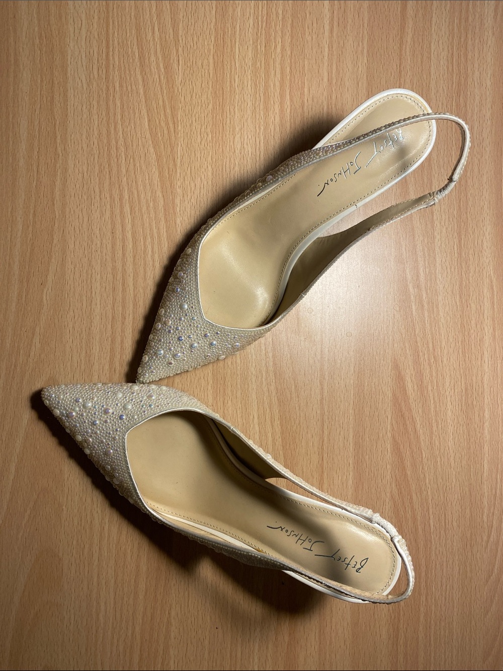 Betsey Johnson Ivory Pearl Slingback Pointed Toe Heels - Picture 6 of 9